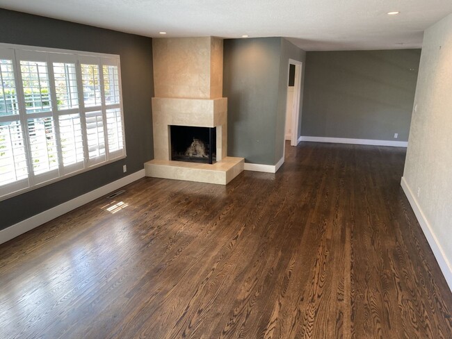 Building Photo - Charming 3 bdrm / 2 bath Home, Minutes from Sonoma Square