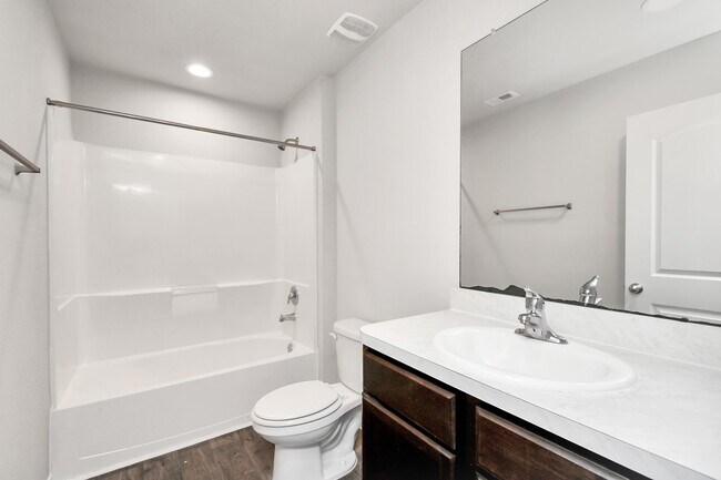 Building Photo - 9847 Laurel Lake Dr