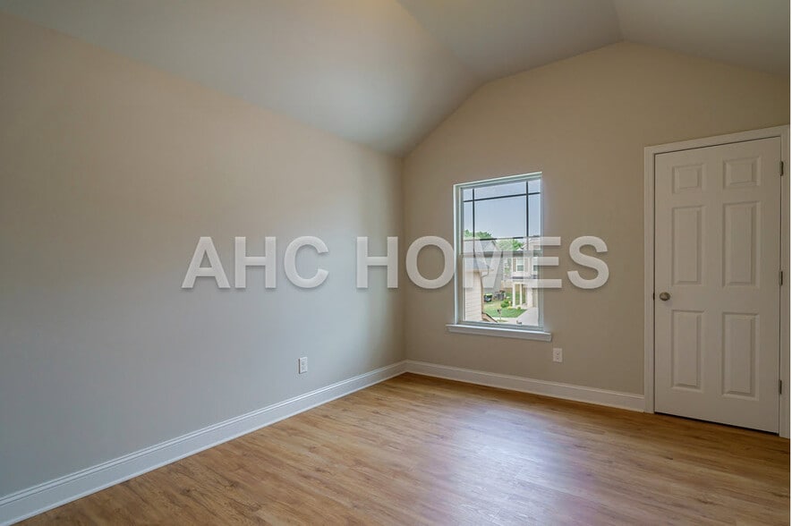 Building Photo - 5244 Halcyon Ct