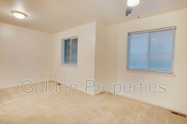 Building Photo - 7665 N Courcelles Pkwy