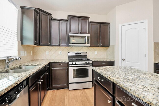 Building Photo - 14321 Green Birch Dr