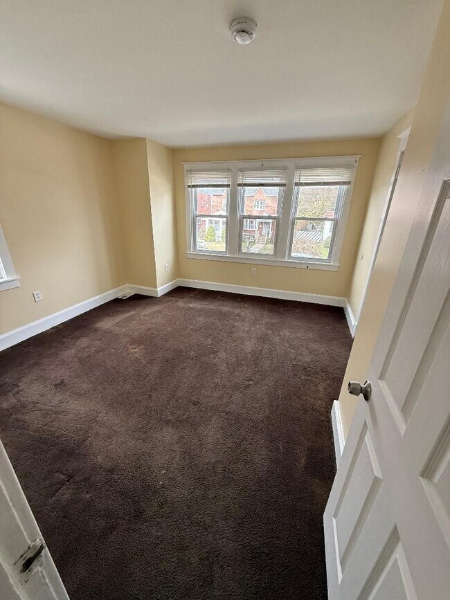 Building Photo - 223 W 23rd St