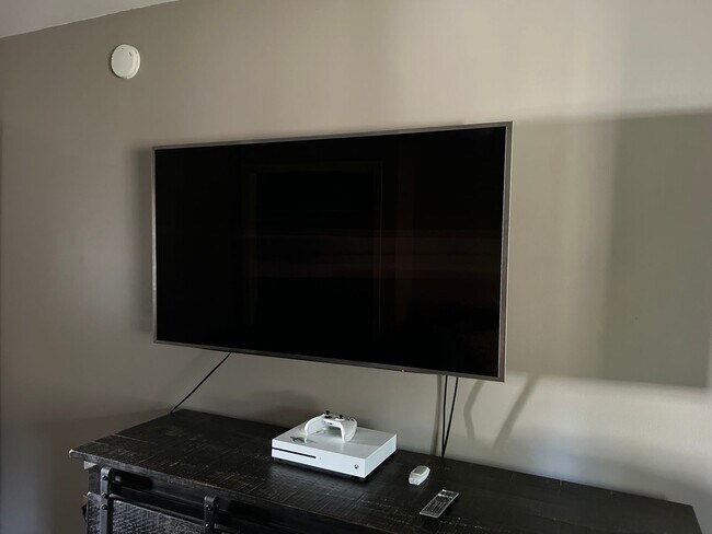 Building Photo - Charming 1BR Duplex in Pittsburgh