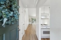 Building Photo - 3847 Vineyard Ave