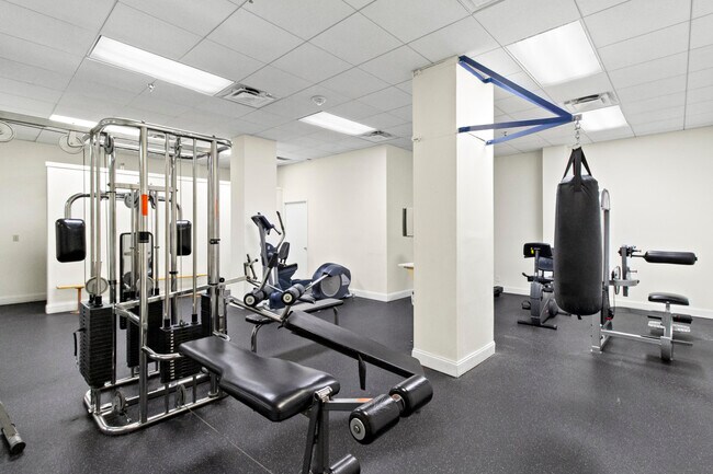 Building Photo - 290 174th St St