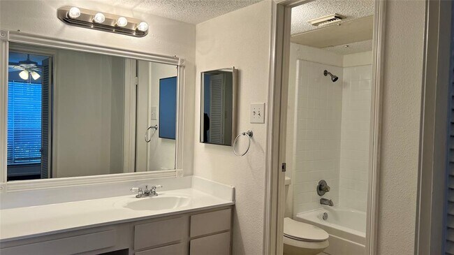Building Photo - 2120 El Paseo St