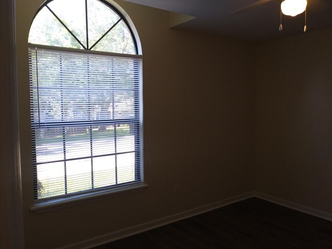 Building Photo - 1608 Akridge Dr