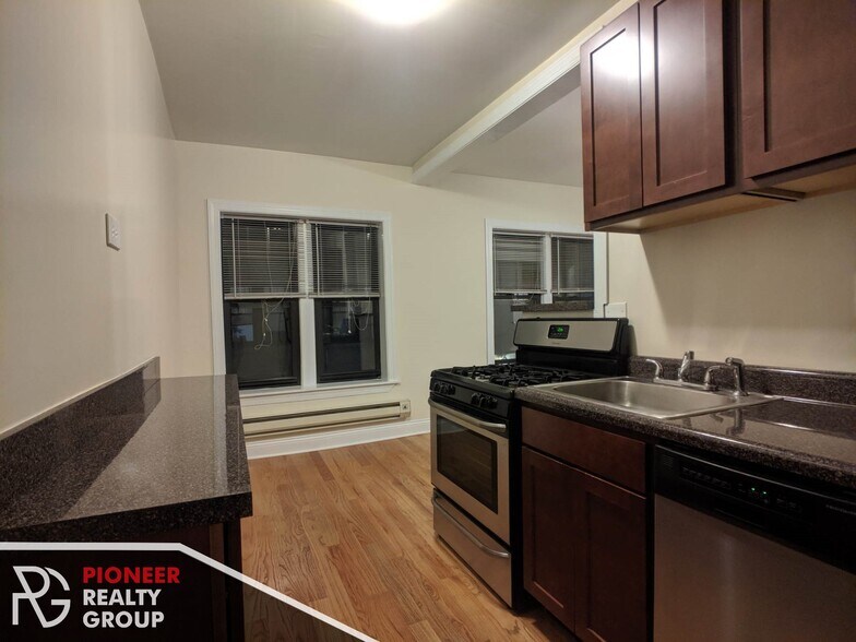 Building Photo - 2842 N Orchard St