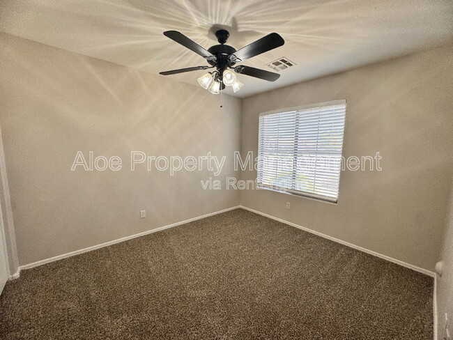 Building Photo - 9138 W Ross Ave