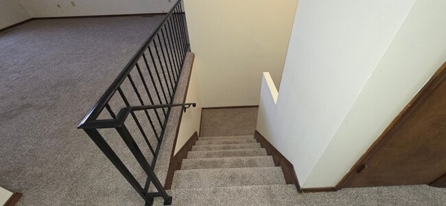 Building Photo - 2000 Square feet Duplex Southeast!  $1195