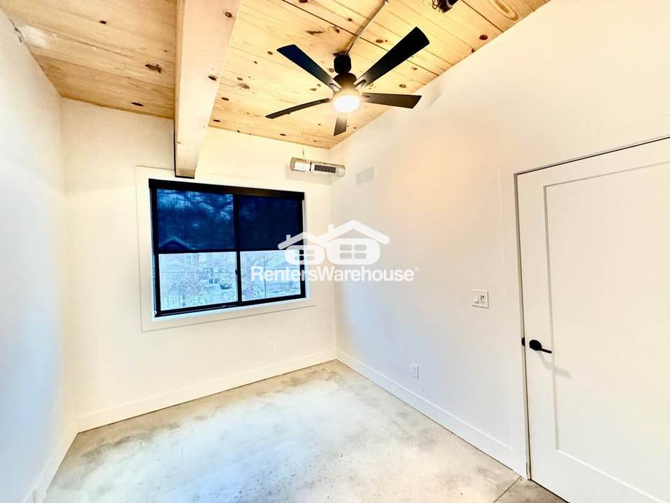 Building Photo - 2701 Ingersoll Ave