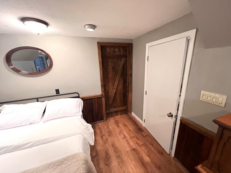 Building Photo - 215 Macktown Rd