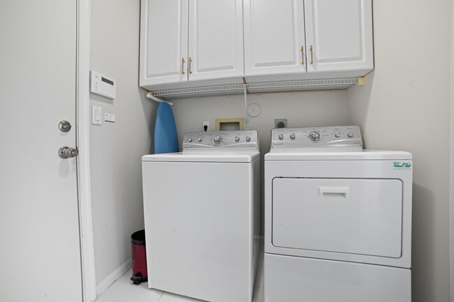 Building Photo - 12573 Coral Lakes Dr