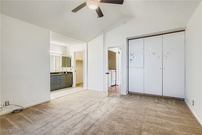 Building Photo - 3217 Symphony Dr