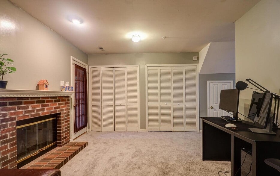 Building Photo - 20541 Golf Course Dr