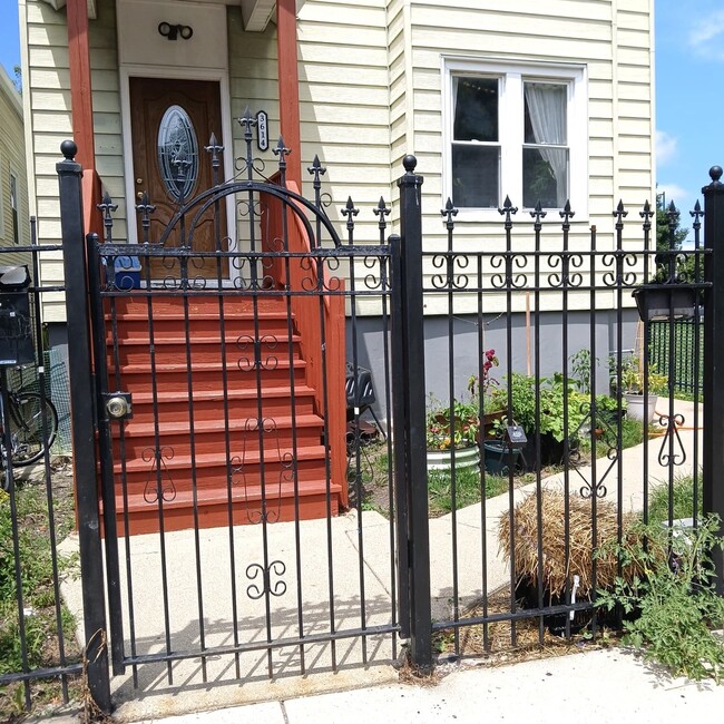 Building Photo - 3614 W McLean Ave