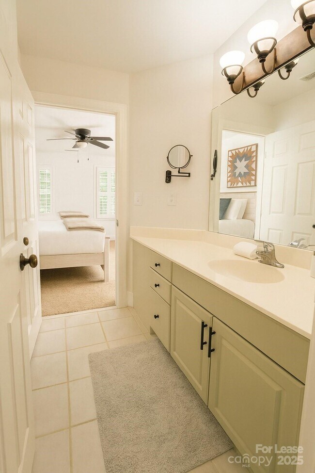 Building Photo - 3115 High Ridge Rd