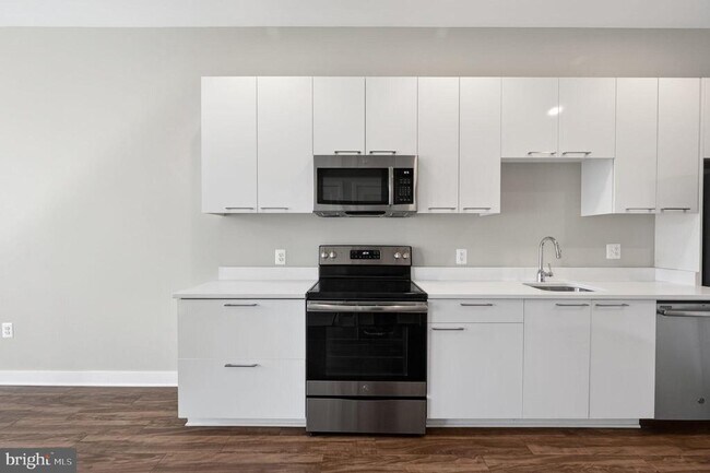 Building Photo - 989 S Buchanan St