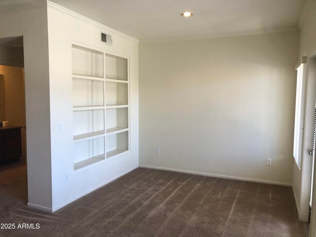 Building Photo - 16013 S Desert Foothills Pkwy