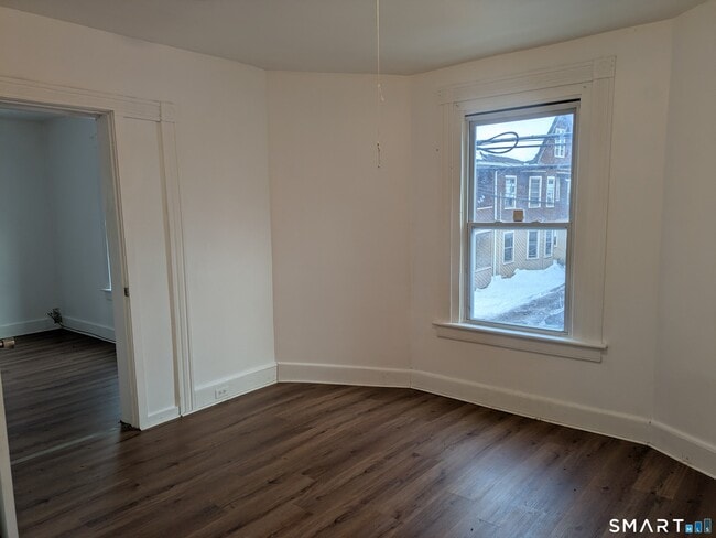 Building Photo - 71 E Pearl St