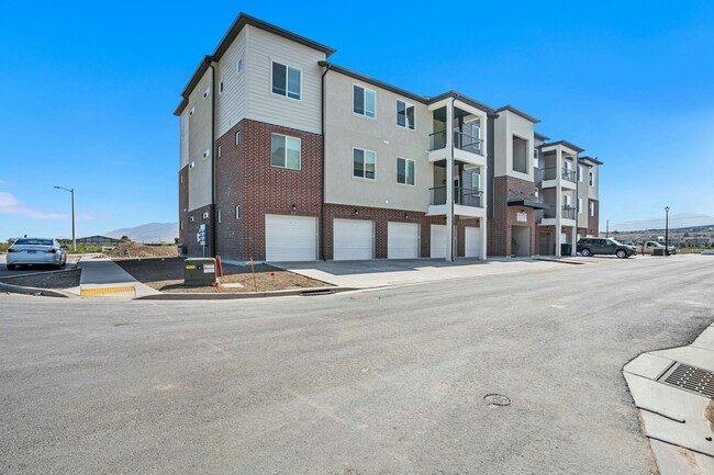 Building Photo - 3325 W 1830 N