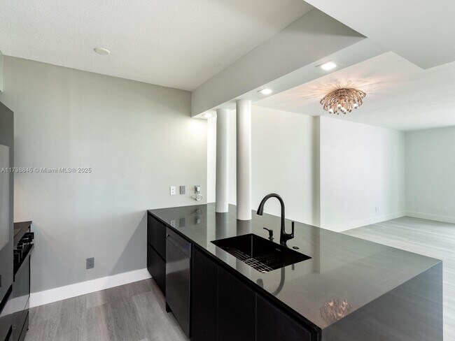 Building Photo - 325 S Biscayne Blvd