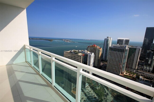 Building Photo - 950 Brickell Bay Dr