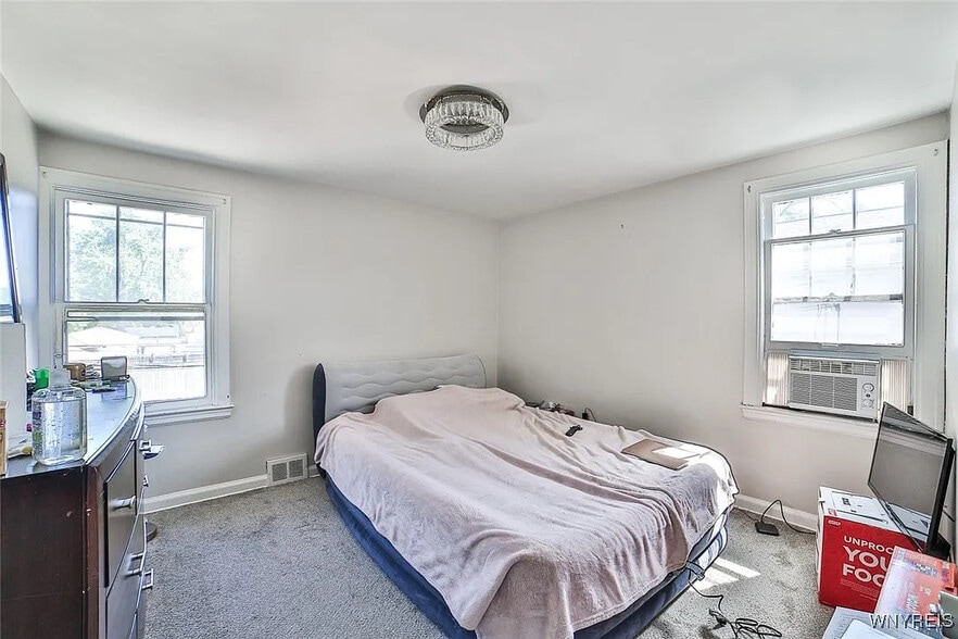 Building Photo - 660 Cleveland Dr