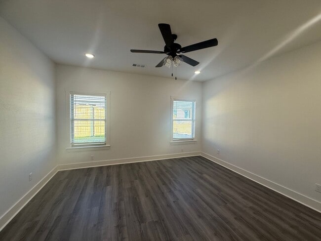 Building Photo - 4005 Doler Cv