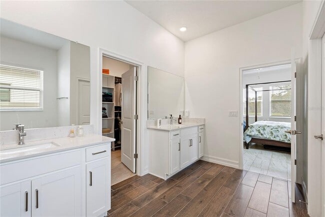 Building Photo - 8692 Little Bluestem Dr