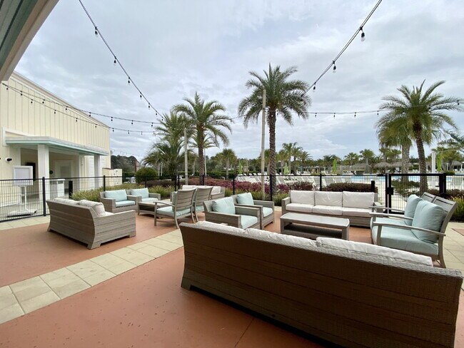 Building Photo - Margaritaville Two Bedroom Fully Furnished Home!