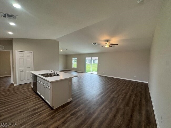 Building Photo - 232 NW 15th Ave