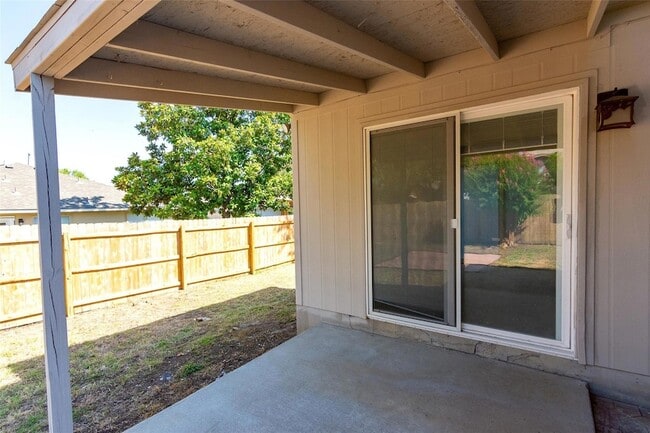 Building Photo - 2321 Friarcreek Loop
