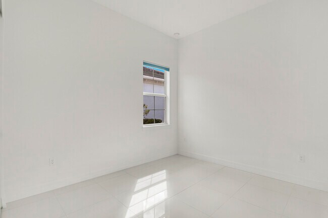 Building Photo - 10815 Stellar Cir