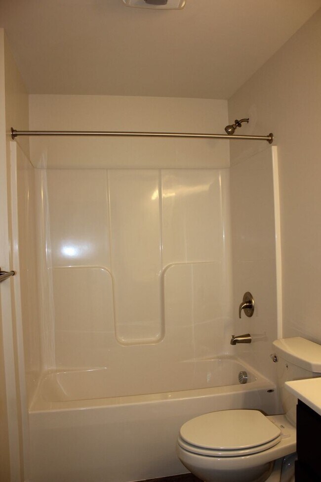 Building Photo - Nice 2 Bed 2 Bath Condo for Rent