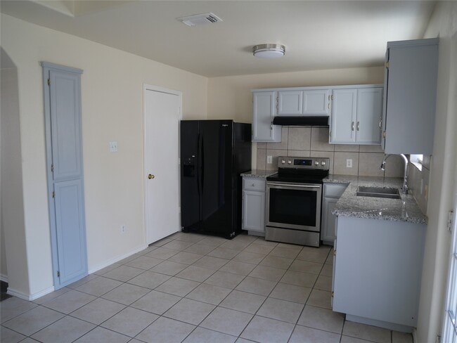 Building Photo - 5510 Rio Alamo St