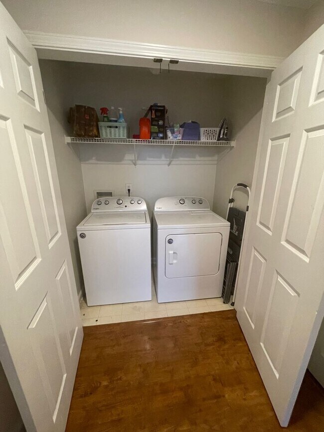 Building Photo - Eastside Three Bedroom Available for Rent July 2026