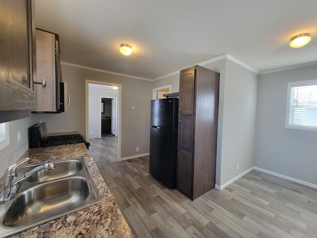 Building Photo - 15864 Marentette Dr