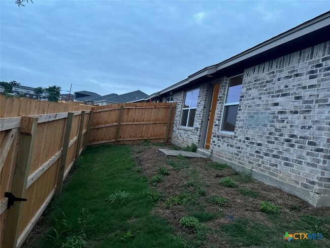 Building Photo - 1610 Pima Trail