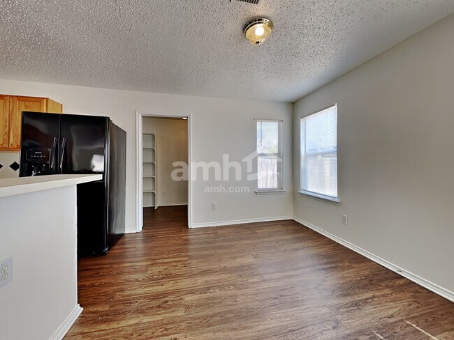 Building Photo - 4809 Palm Ridge Dr