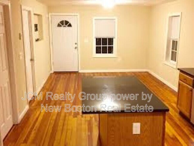 Building Photo - 283 Lincoln Ave