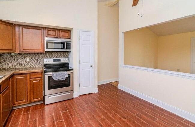 Building Photo - 3829 Niagara Dr