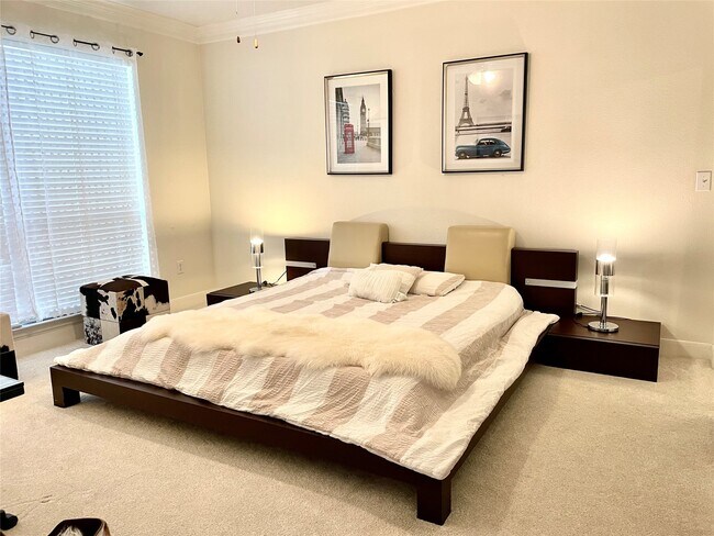 Building Photo - 2299 Lone Star Dr