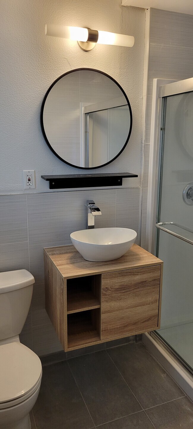 Building Photo - 7333 Wake Forrest Dr