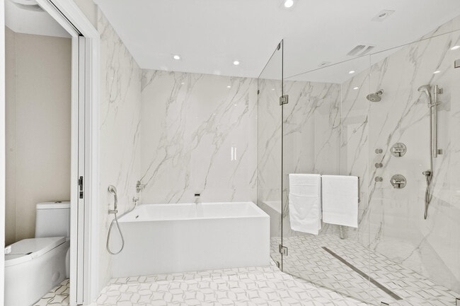 Building Photo - 3100 N Ocean Dr