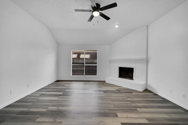 Building Photo - 408 Wolfe St