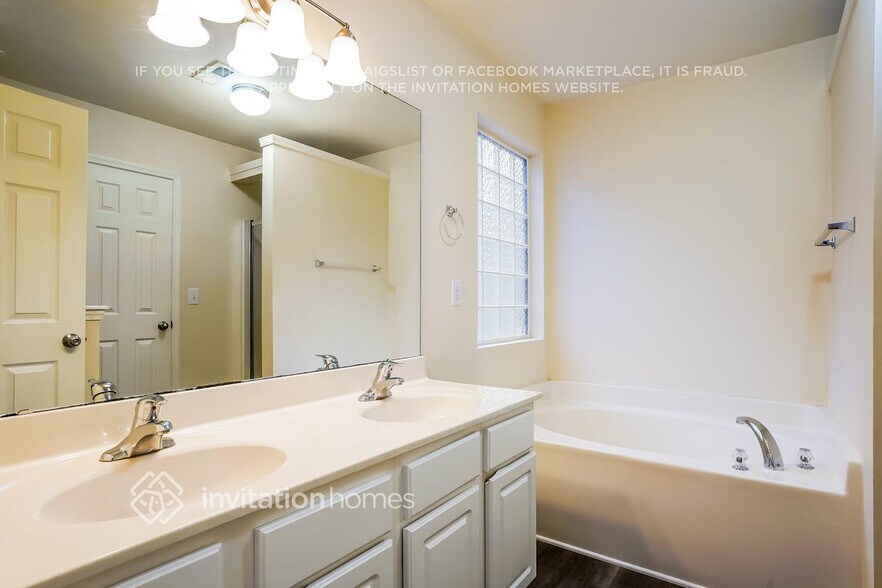 Building Photo - 175 River Hills Dr