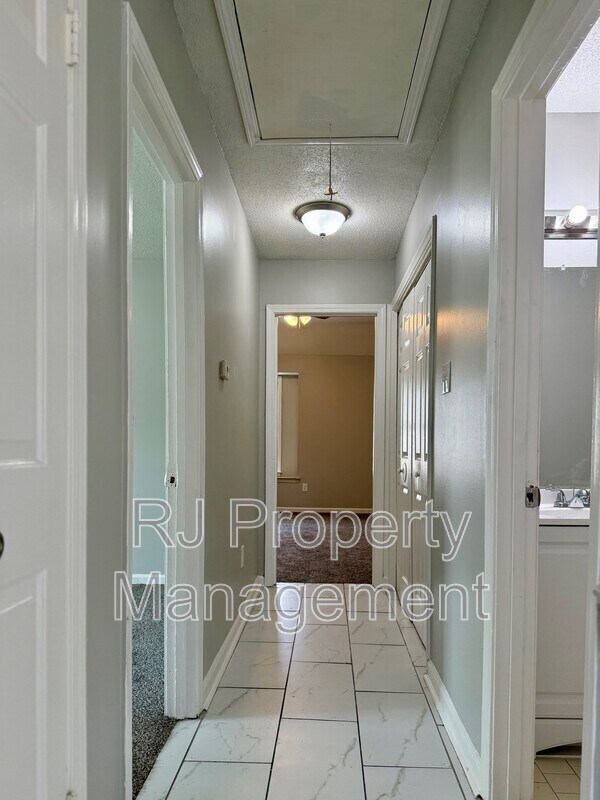 Building Photo - 3974 Almond Cove