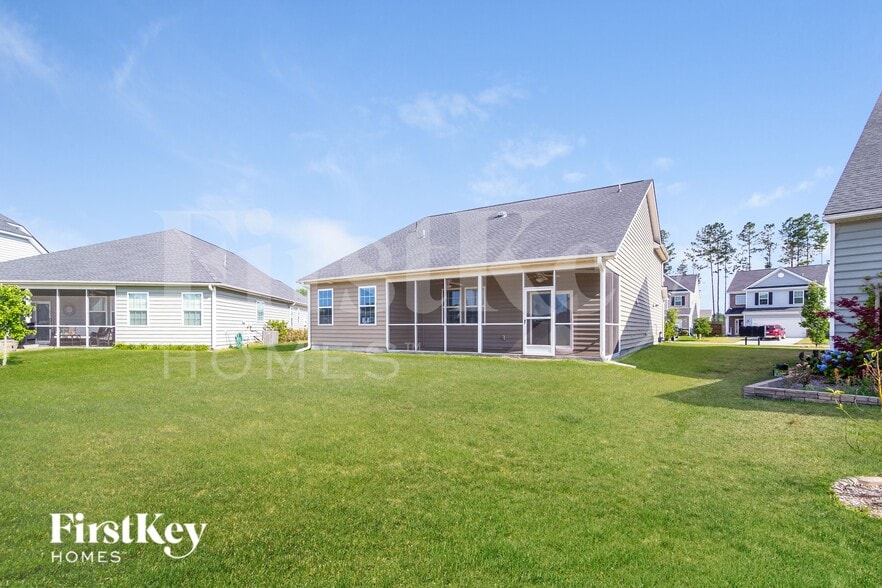Building Photo - 647 Redbud Ln