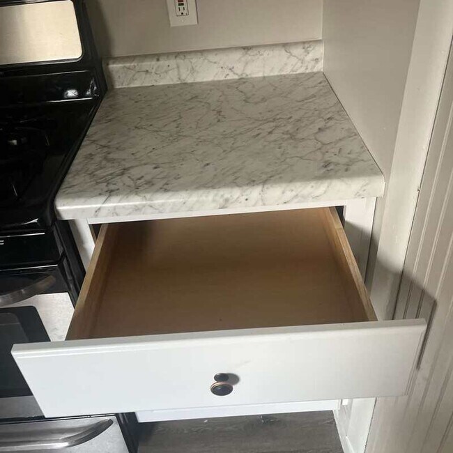 Building Photo - 3233 W 50th St